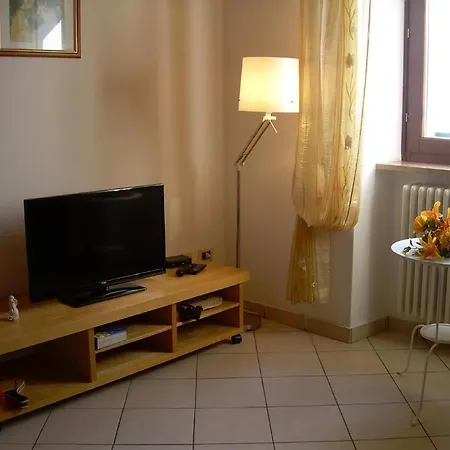 In Brenzone Sul Garda Mit Grill, Garten Und Terrasse Und Seeblick شقة *